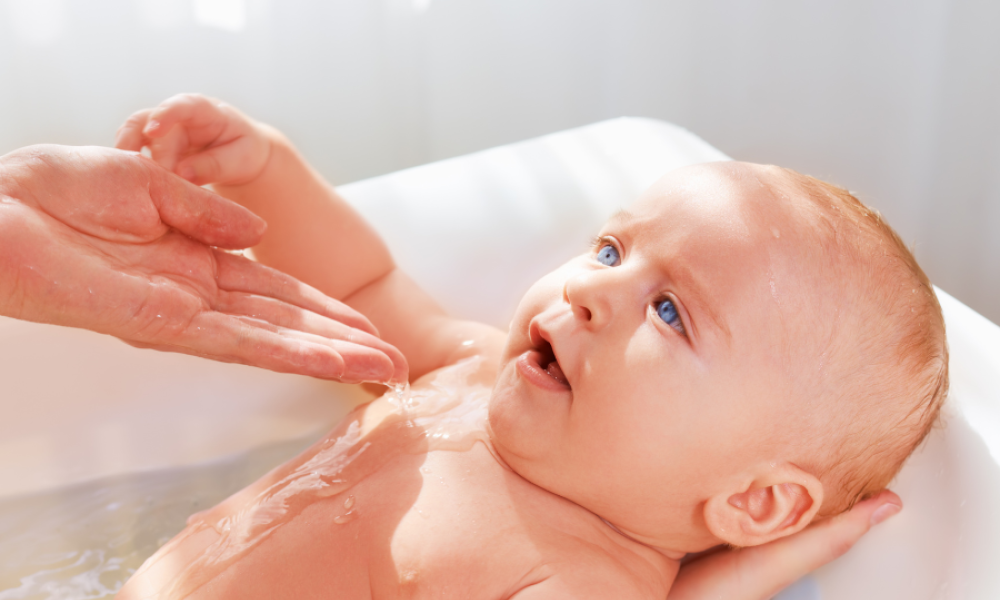 Ít ai ngờ, đây là 5 loại lá tắm có thể giúp bé hết rôm sảy trong mùa hè