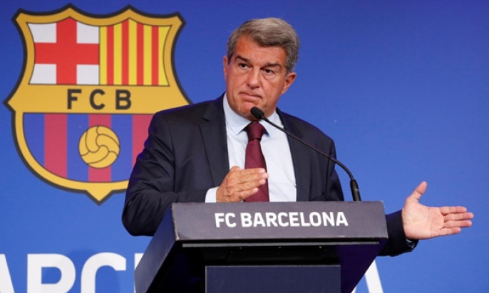Barca tiếp tục giảm lương
