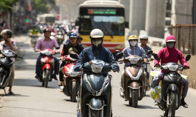 Bắc Bộ nắng nóng gay gắt, có nơi trên 37 độ C, Hà Nội oi bức