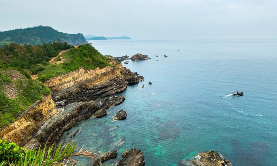 Khám phá bí mật đảo Cô Tô qua mạng xã hội