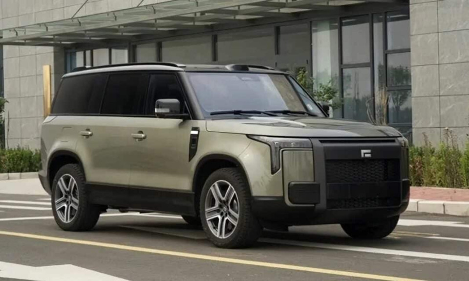 Mẫu SUV gây tranh cãi vì có ngoại hình quá giống Land Rover Defender, giá chỉ từ 990 triệu đồng