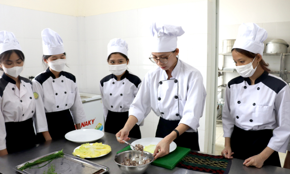 Học nghề hay học đại học?