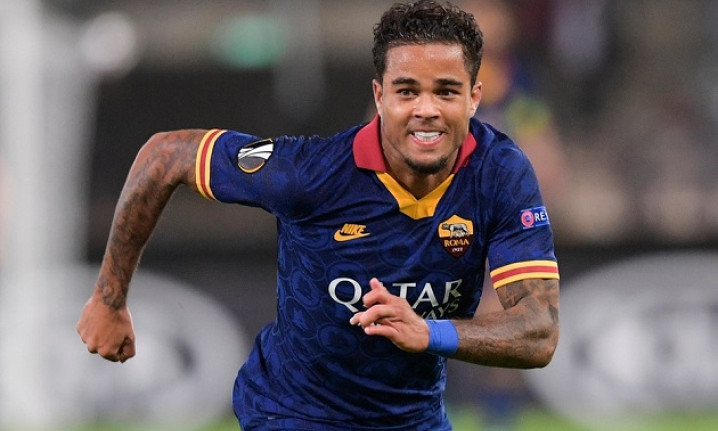 Justin Kluivert chuẩn bị đến Ngoại hạng Anh
