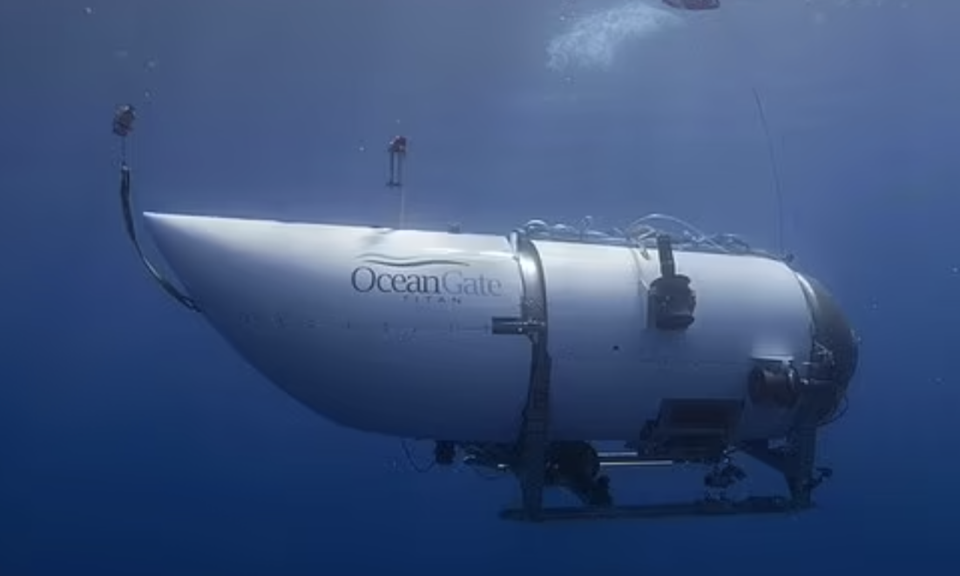 Các siêu tàu lặn, máy bay săn ngầm quần thảo 20.000km2 biển tìm kiếm tàu Titan