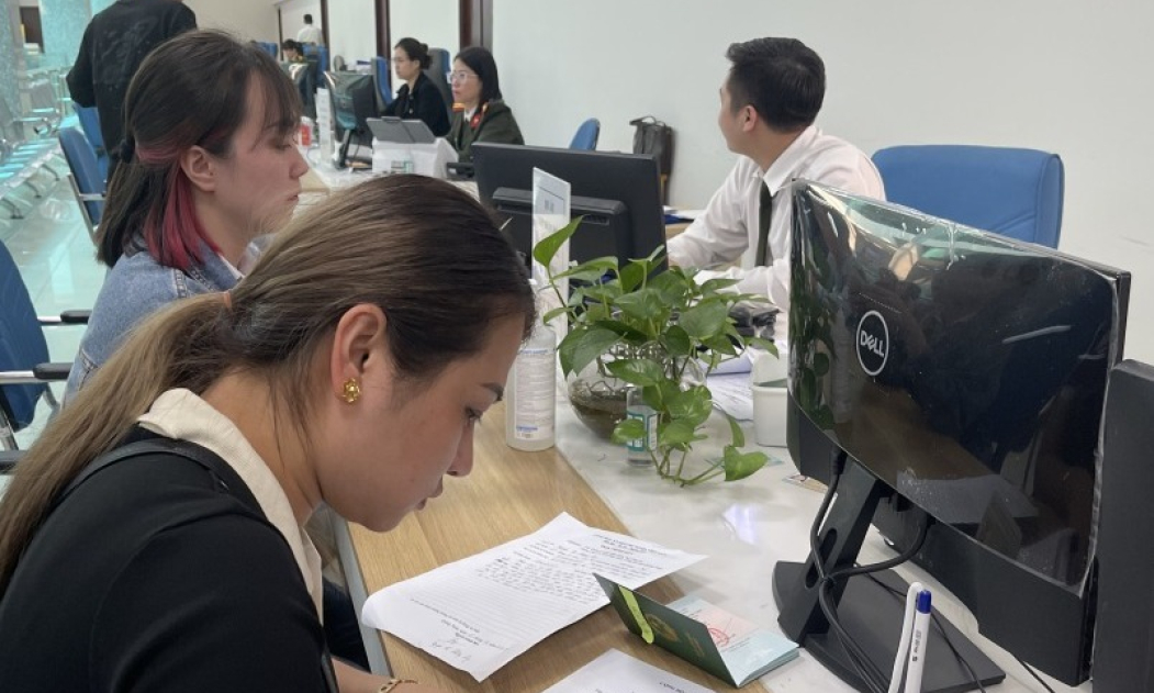 Ứng dụng công nghệ trong quản lý, thanh toán không dùng tiền mặt