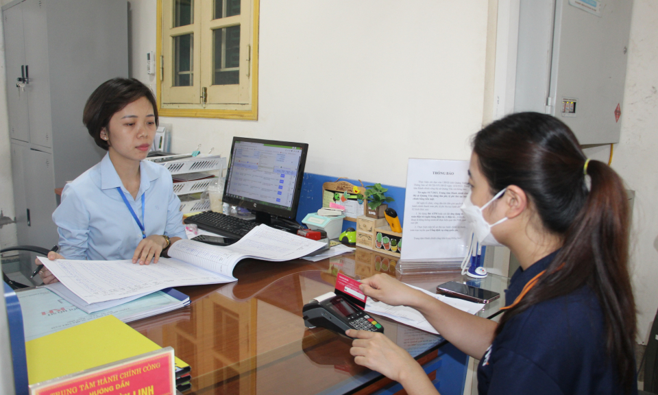 Quảng Yên: Quyết tâm không dùng tiền mặt trong thu phí, lệ phí giải quyết TTHC tại Trung tâm HCC Thị xã từ 1/7