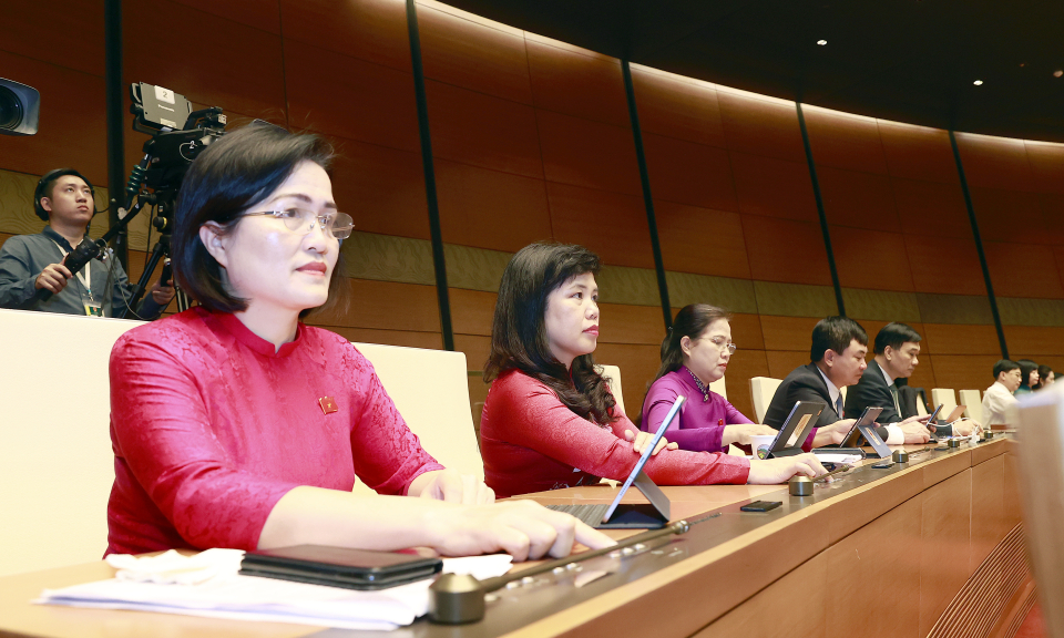 Nêu cao trách nhiệm trước cử tri và nhân dân