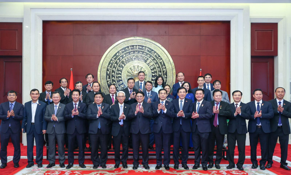 Thủ tướng thăm Đại sứ quán và gặp gỡ cộng đồng người Việt Nam tại Trung Quốc