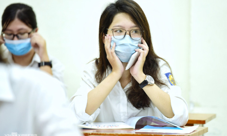 Có được mang đồng hồ đeo tay vào phòng thi tốt nghiệp THPT?
