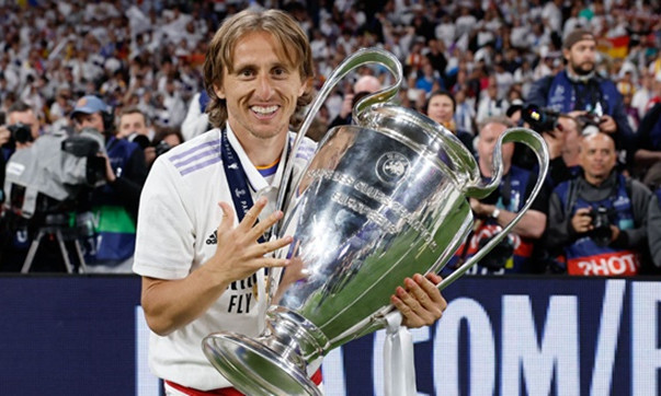 Real Madrid công bố bản hợp đồng mới