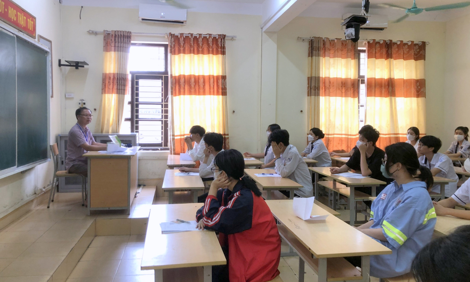 Thí sinh chính thức làm thủ tục thi tốt nghiệp THPT năm 2023