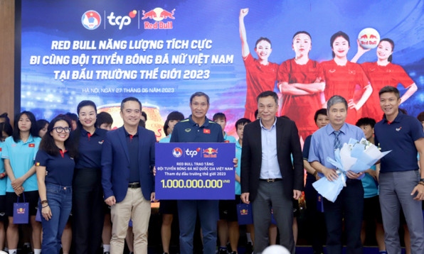 Tuyển nữ Việt Nam được tặng 36 chỉ vàng