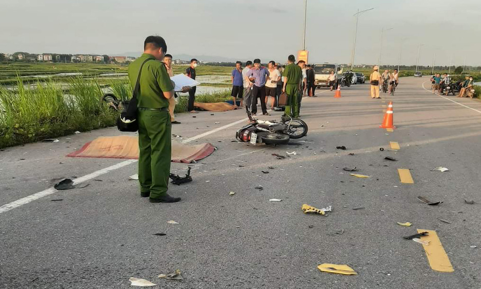 Va chạm giữa hai xe máy khiến hai người tử vong