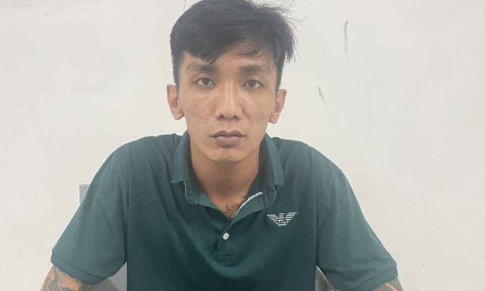 Khởi tố đối tượng mang xăng đốt nhà để đòi nợ