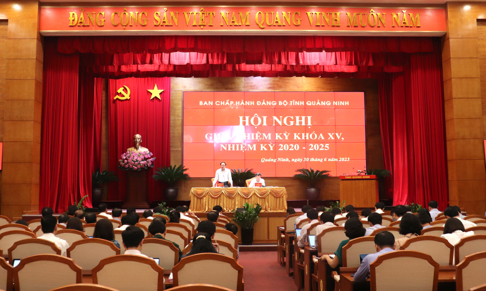 Bế mạc Hội nghị giữa nhiệm kỳ BCH Đảng bộ tỉnh khóa XV
