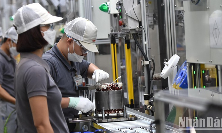 FDI pledges reach 13.43 billion in first six months