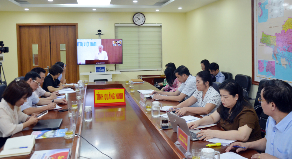 Các đại biểu nghe đồng chí Đỗ Văn Chiến, Bí thư Trung ương Đảng, Chủ tịch Uỷ ban Trung ương MTTQ Việt Nam kết luận tại hội nghị.