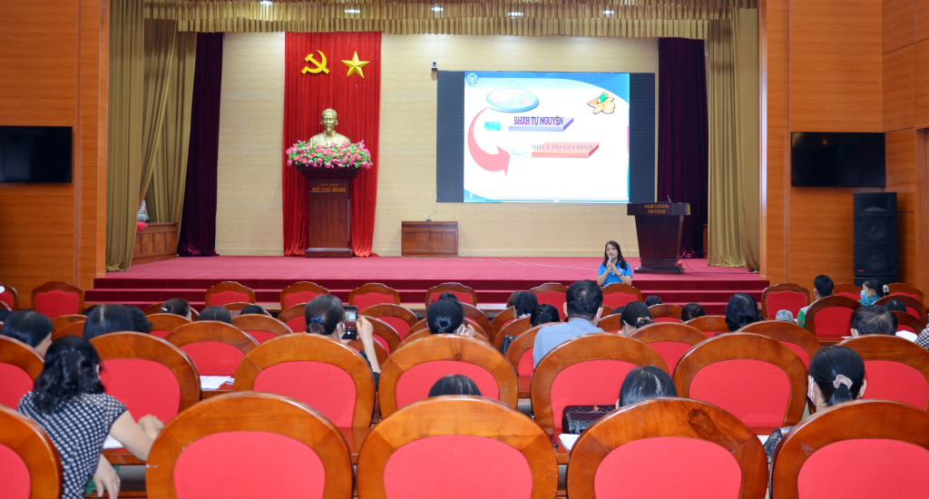 BHXH tỉnh tổ chức tuyên truyền, đối thoại về chính sách BHXH, BHYT cho người dân trên địa bàn TP Hạ Long, tháng 5/2023.