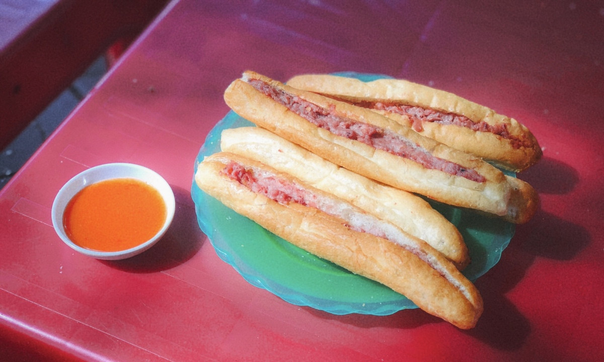 Hai Phong's spicy secret: a three-generation legacy of breadsticks