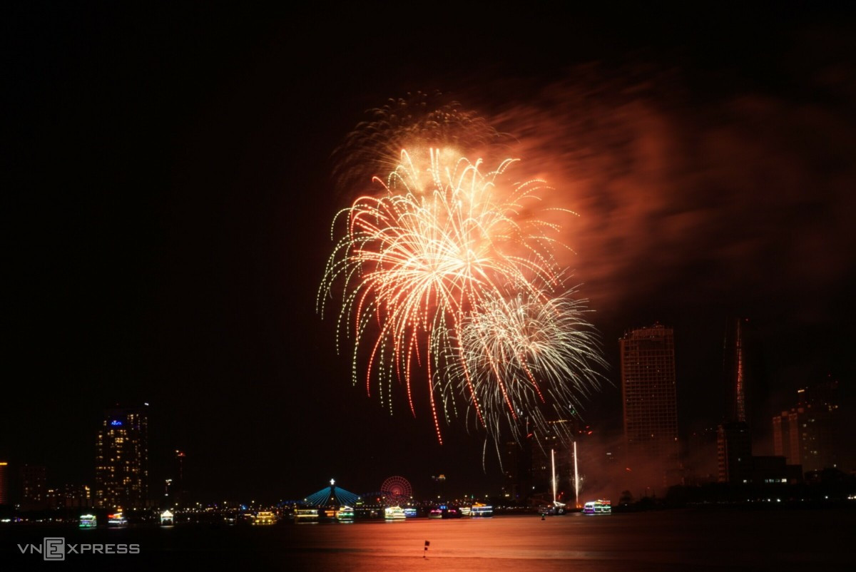 France wins Da Nang International Fireworks Festival