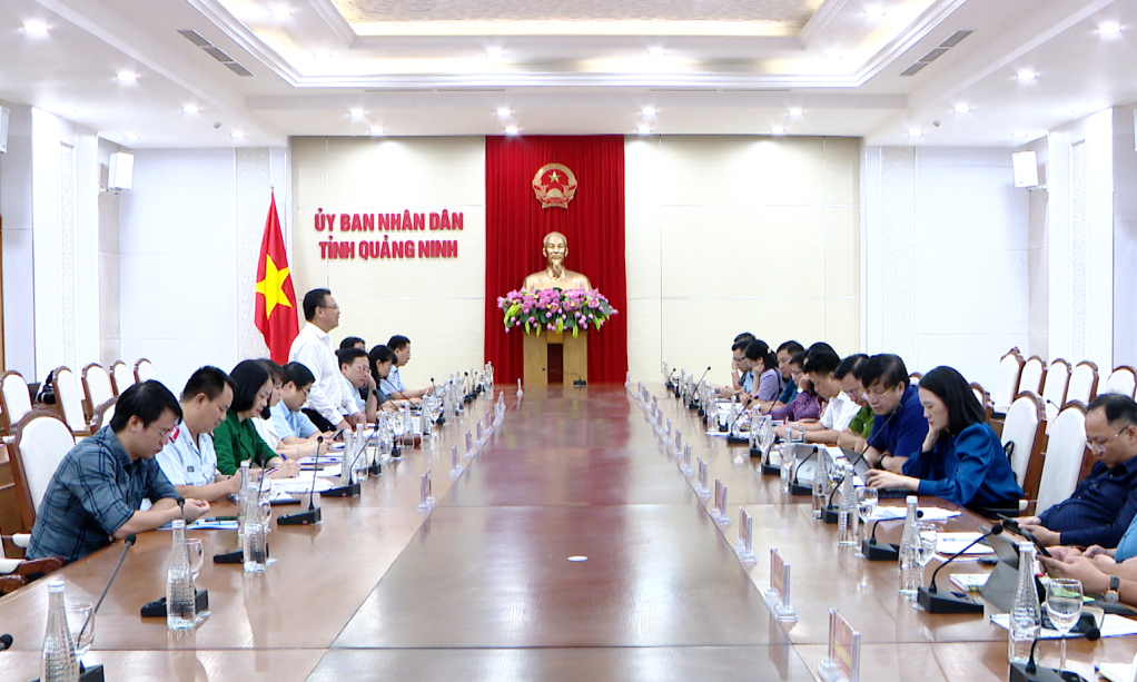 Quang cảnh buổi làm việc