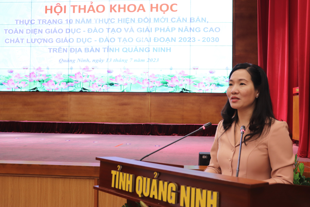 Đồng chí Nguyễn Thị Hạnh, Phó Chủ tịch UBDN tỉnh phát biểu kết luận tại hội thảo.