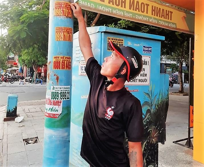 Ông Dương Việt Thắng tự tháo dỡ sạch, sơn trả lại nguyên trạng các cột điện, trụ điện