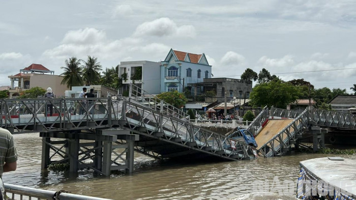 Trà Vinh: Sập cầu tạm Long Bình 1 khi đang thử tải trọng 1