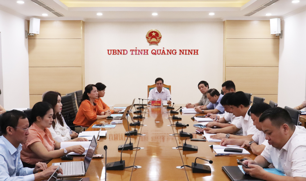 Các đại biểu dự hội nghị tại điểm cầu Quảng Ninh.