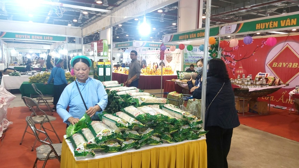 Miến Bình Liêu bày bán tại Hội chợ OCOP Quảng Ninh- Xuân 2023