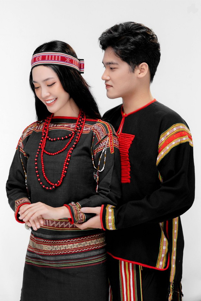 Hoa hậu Nông Thúy Hằng công bố dự án Muôn sắc trang phục cưới của các dân tộc Việt Nam - Ảnh 1.