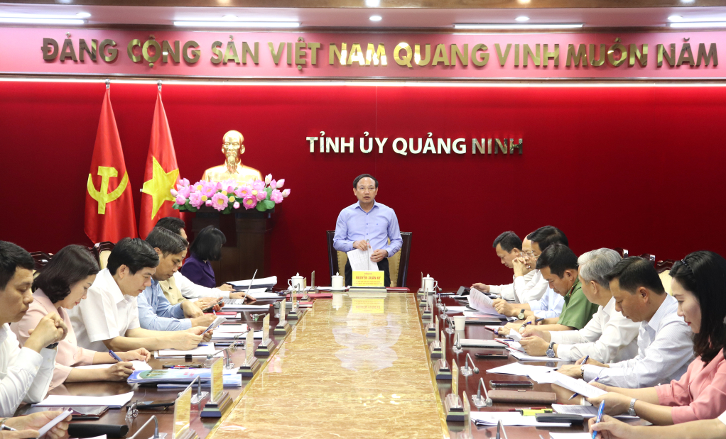 Đồng chí Nguyễn Xuân Ký, Ủy viên Trung ương Đảng, Bí thư Tỉnh ủy, Chủ tịch HĐND tỉnh, kết luận hội nghị.