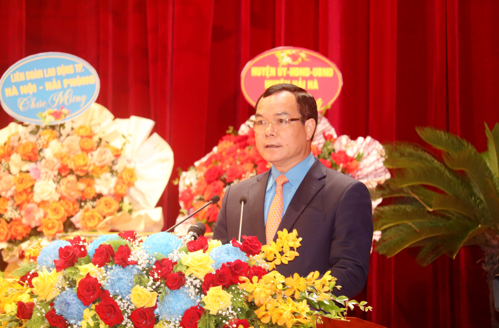 Đồng chí Nguyễn Đình Khang, Ủy viên Trung ương Đảng, Chủ tịch Tổng Liên đoàn Lao động Việt Nam, phát biểu tại Đại hội.