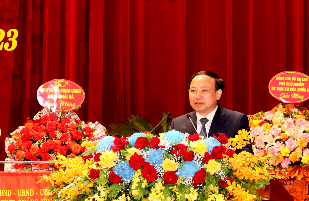 Đồng chí Nguyễn Xuân Ký, Ủy viên Trung ương Đảng, Bí thư Tỉnh ủy, Chủ tịch HĐND tỉnh, phát biểu tại Đại hội.