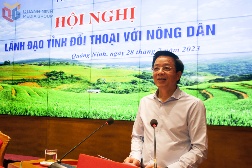 Đồng chí Nguyễn Văn Hồi, Trưởng Ban Dân vận Tỉnh ủy, Chủ tịch Ủy ban MTTQ tỉnh phát biểu tại hội nghị