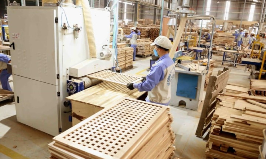 Doanh nghiệp, người dân vẫn khổ với lãi suất cho vay cao ngất