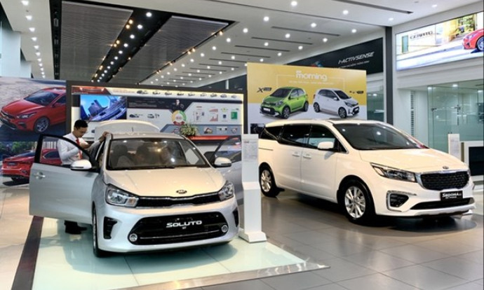 Đại lý xe, khách hàng đón tin vui khi chính thức giảm lệ phí trước bạ