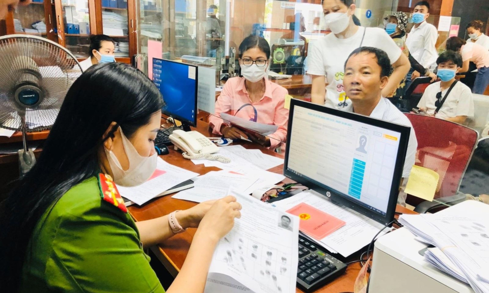 TP Hạ Long: Đẩy nhanh cấp tài khoản định danh điện tử cho công dân