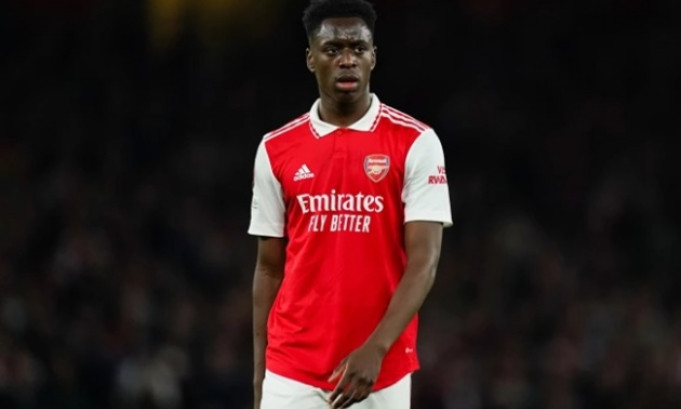 Arsenal tống khứ hàng thải sang Burnley