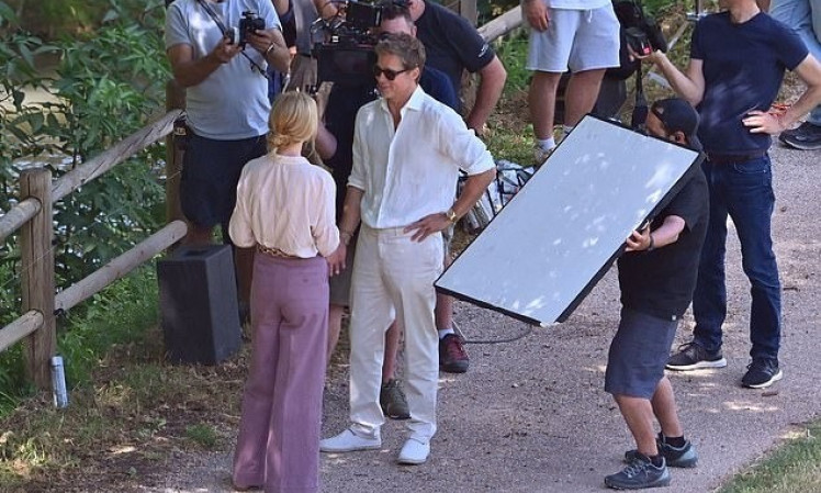 Brad Pitt gây sốt với ngoại hình như trẻ lại 20 tuổi