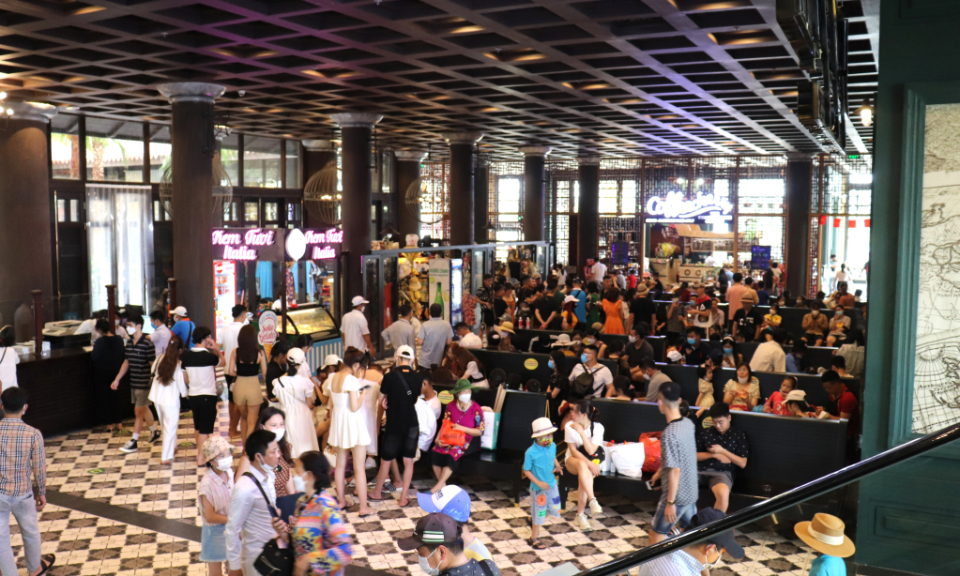 Quang Ninh lured numerous tourist arrivals last weekend