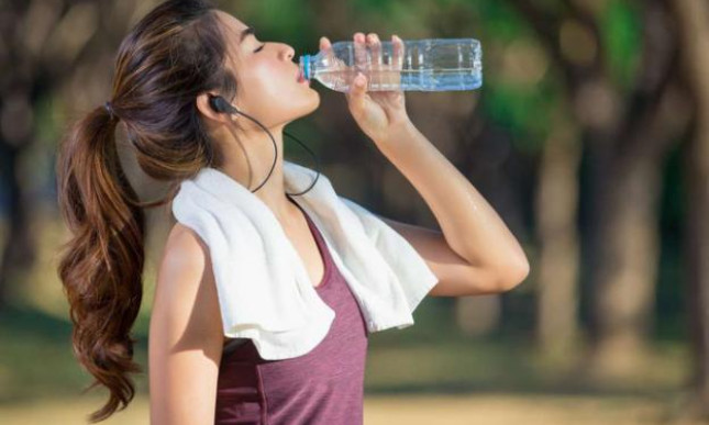 Đi bộ có tốt cho bệnh viêm khớp gối không?