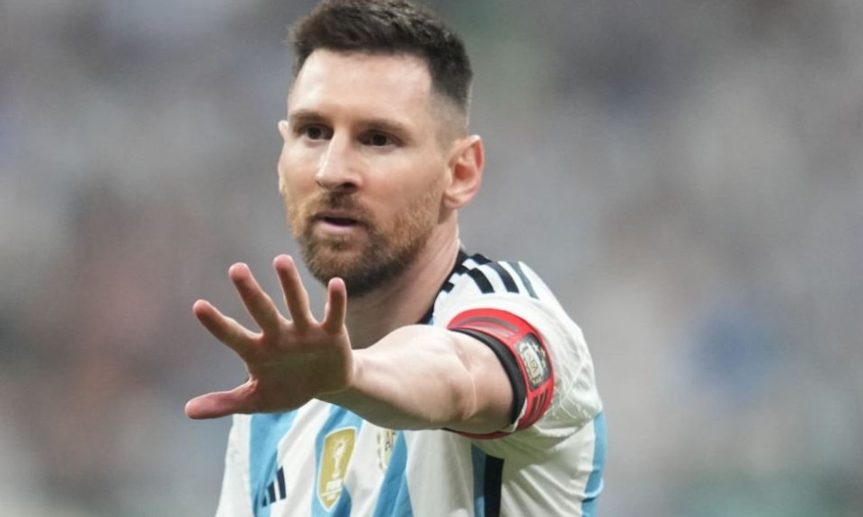 Barca xác nhận vẫn nợ tiền Messi