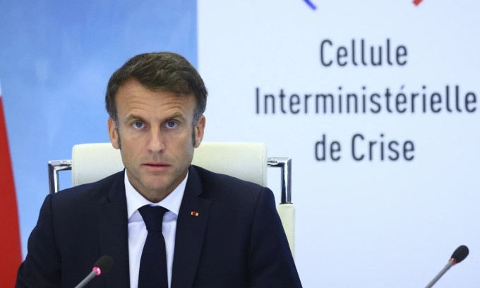 Bạo loạn chất chồng thách thức với Tổng thống Macron