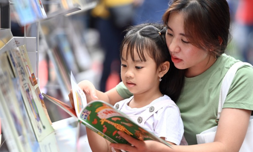 Encouraging reading habits for the building of a lifelong learning society