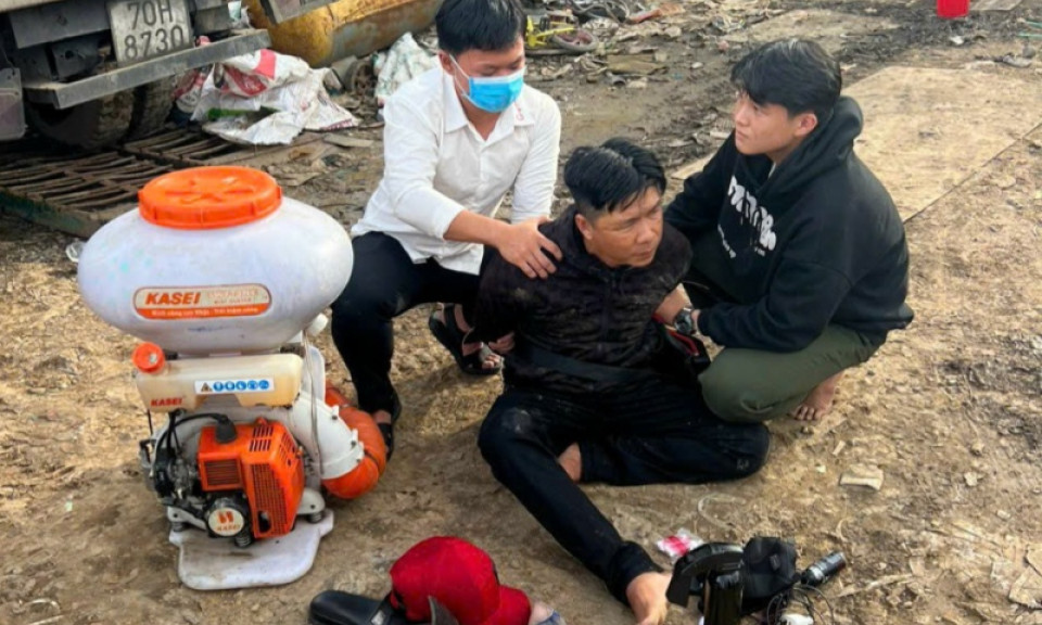 Trên đường đi thi đại học về, hai chiến sĩ nghĩa vụ CAND tóm gọn tên trộm tài sản
