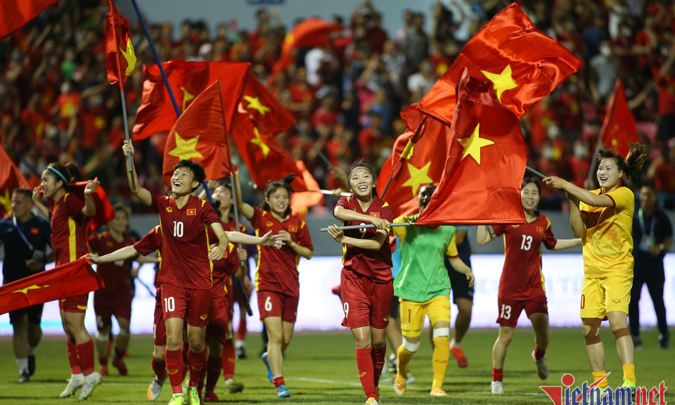 Tuyển nữ Việt Nam dự World Cup 2023: Lửa đã nhen, đừng chỉ tung hô