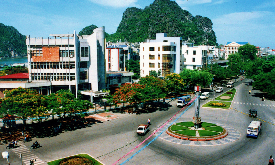 Hạ Long - Thành phố đầu tiên của tỉnh được thành lập
