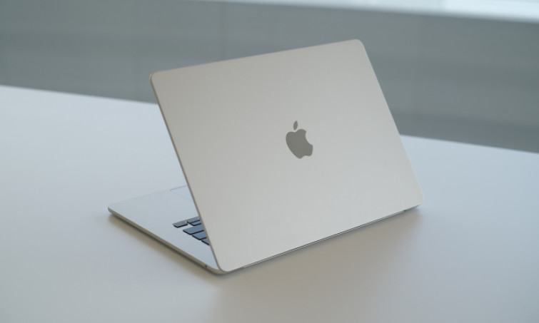 Apple: 'MacBook Air 15 inch ra mắt chậm vì chip Intel'