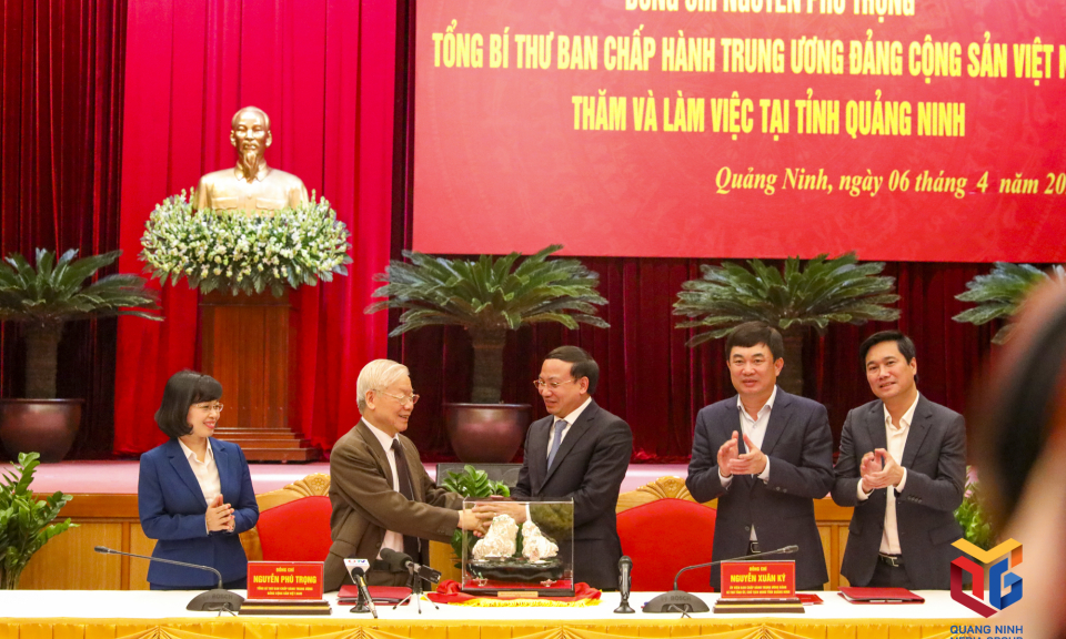 Tổng Bí thư Nguyễn Phú Trọng: “Chúc Quảng Ninh tiến thật xa. Quảng Ninh như thế mới là Quảng Ninh”